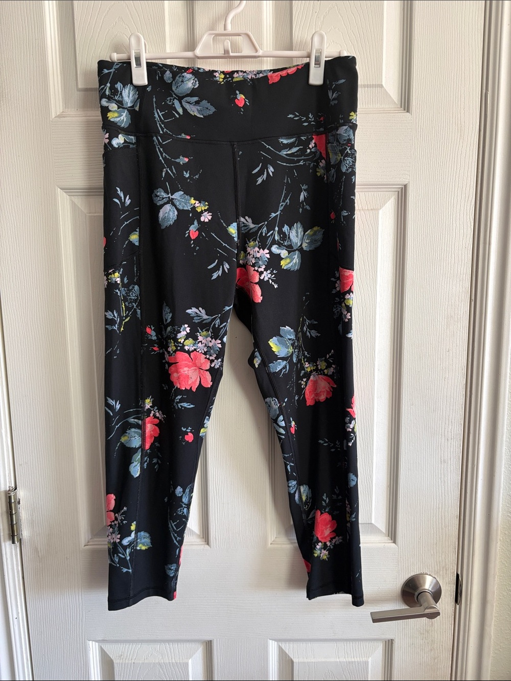 Victoria's Secret Black Floral Leggings